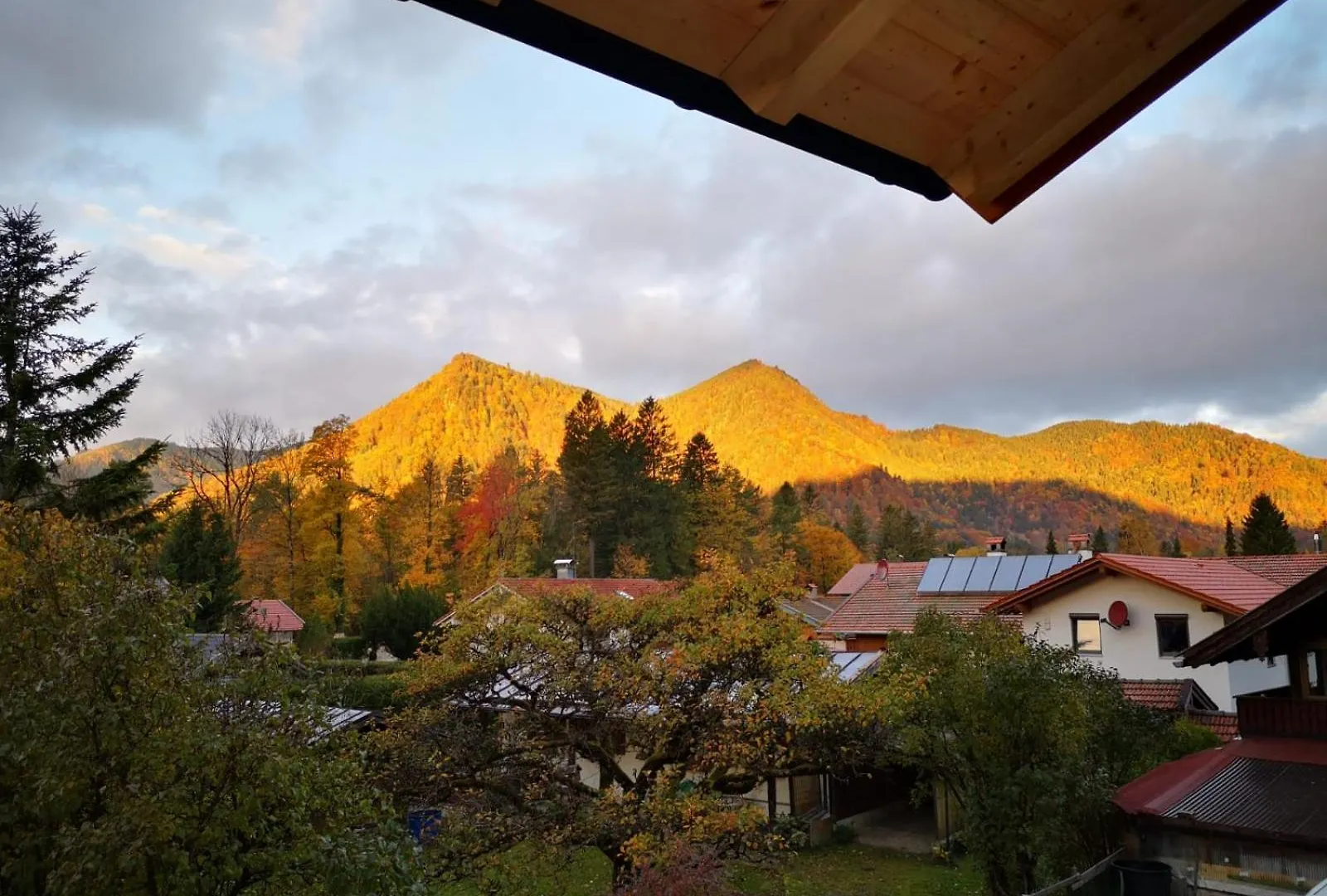 Fuxbau Waldlounge Inklusive Chiemgaukarte Villa Ruhpolding Germany